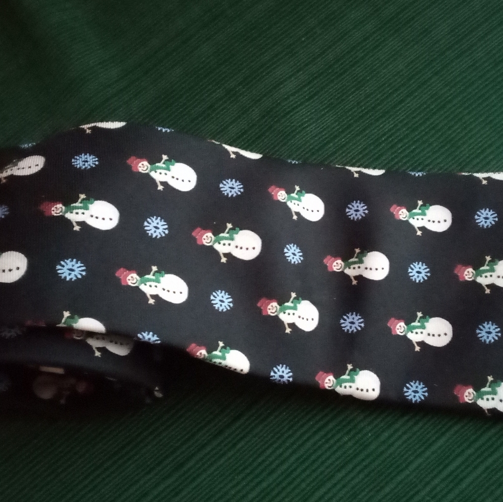 Snowman Tie.. Ashberry Snowman Tie    100% Silk. Hand Sewn   Excellent Condition
